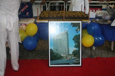 Edifício Central e Dia do Abraço-18